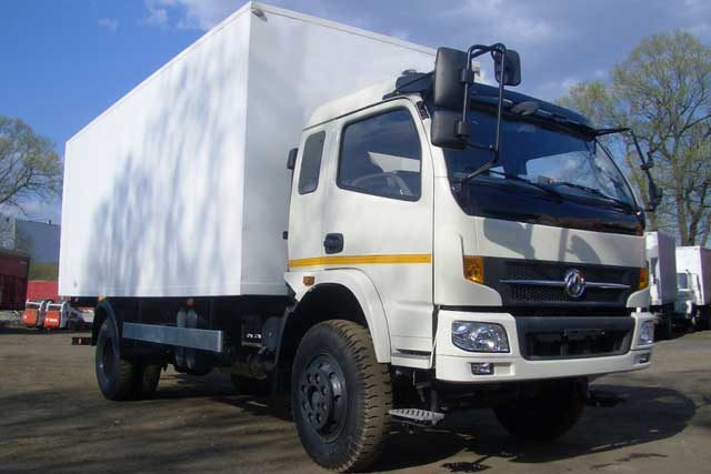 Изотермический фургон на базе Dongfeng DFA 1065C